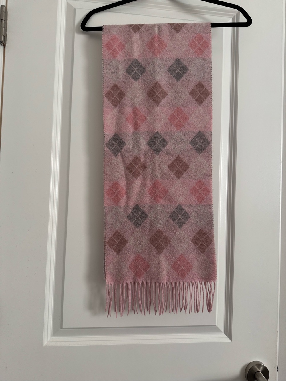 V. FRAAS Pink Argyle Pattern Fringe Scarf